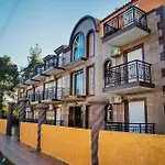 Aura 3*